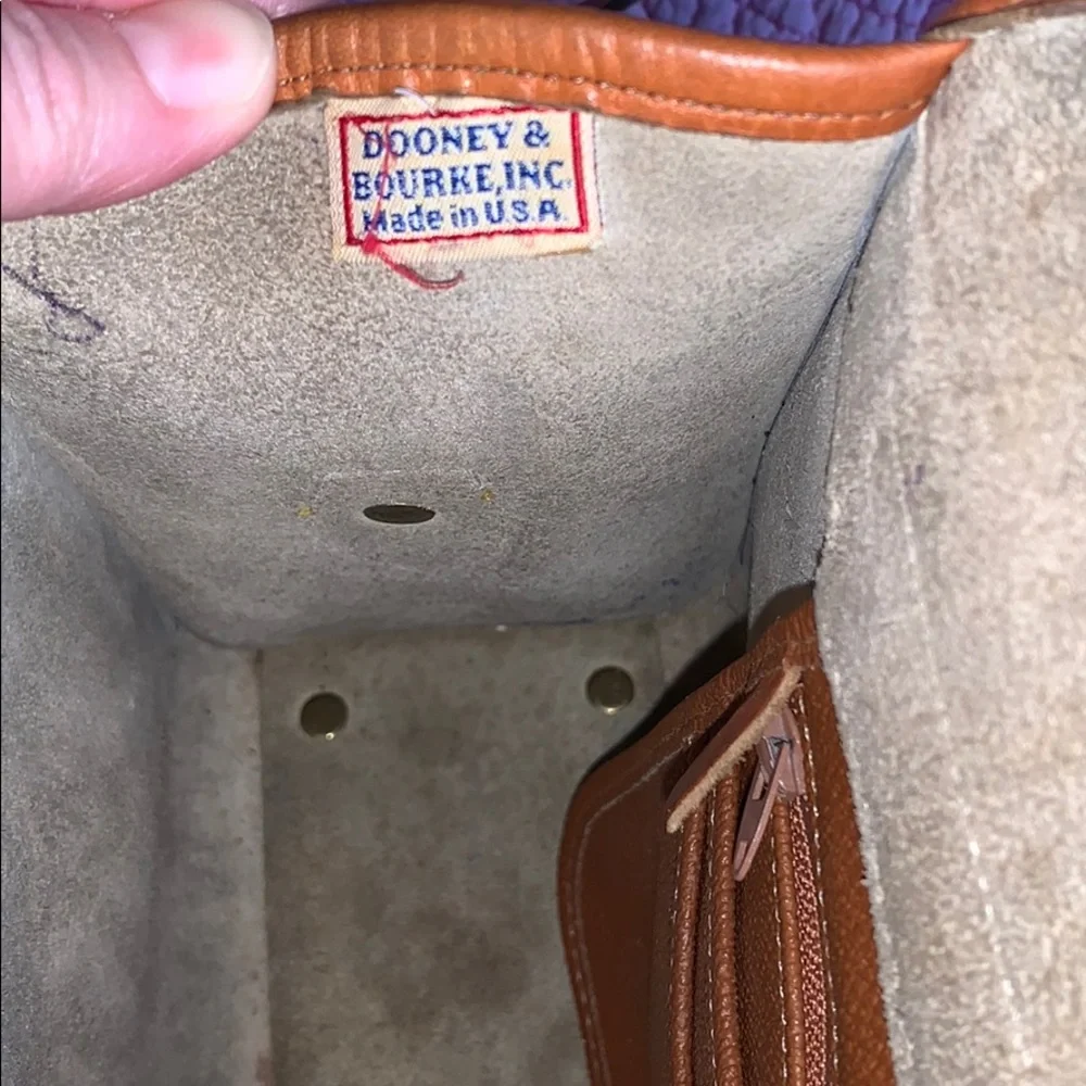 Dooney & Bourke classic dooney